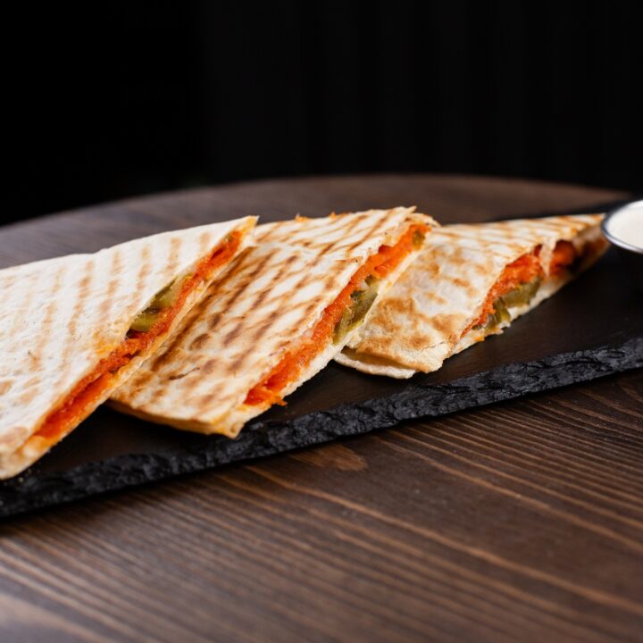 Кесадилья с пеперони