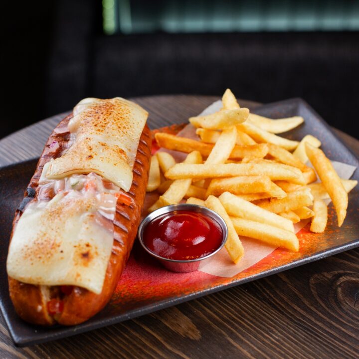 Хот-дог с жареным сыром