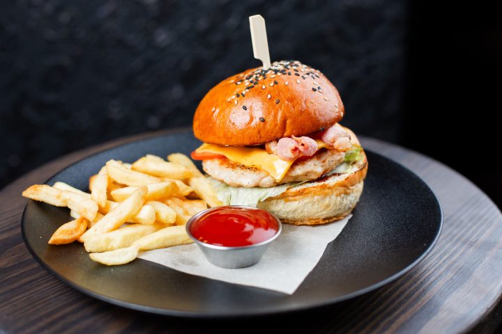 С курицей и беконом