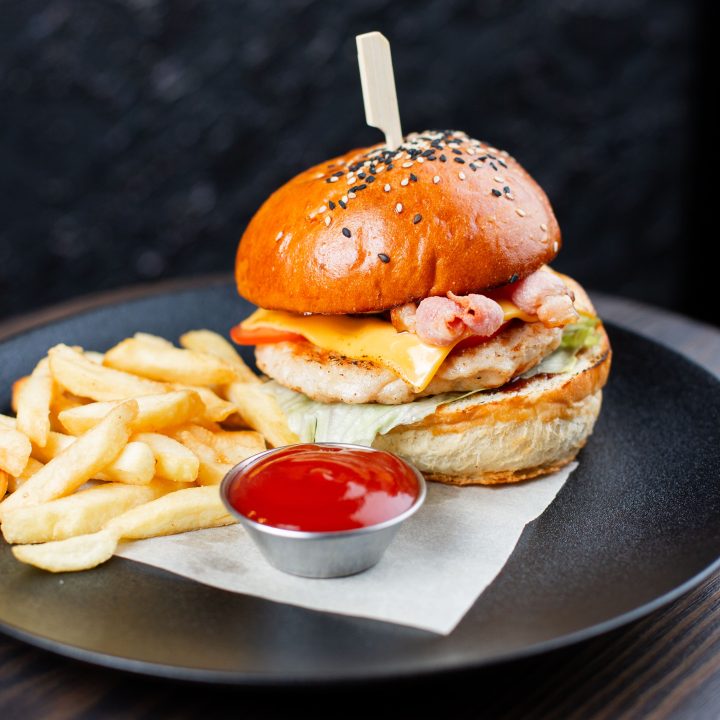 С курицей и беконом