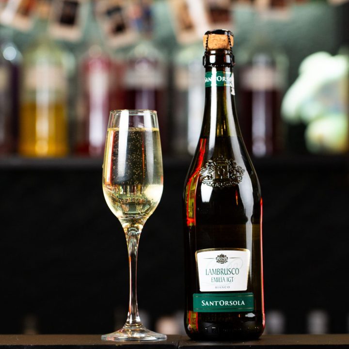 Игристое вино «Lambrusco»