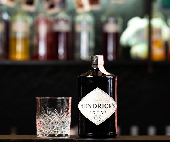 Джин «Hendricks»