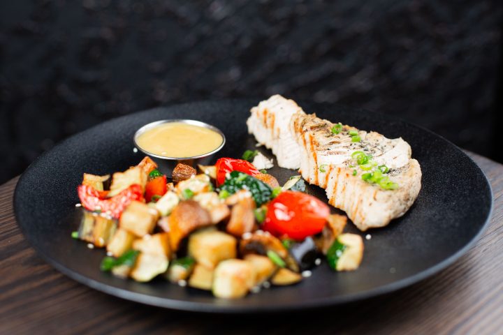 Стейк из индейки пастрами