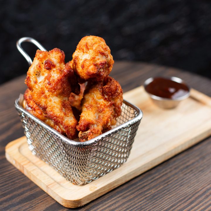 Куриные крылышки с соусом BBQ